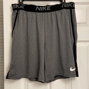 Men’s Nike Dri-fit athletic shorts gray and black size XL